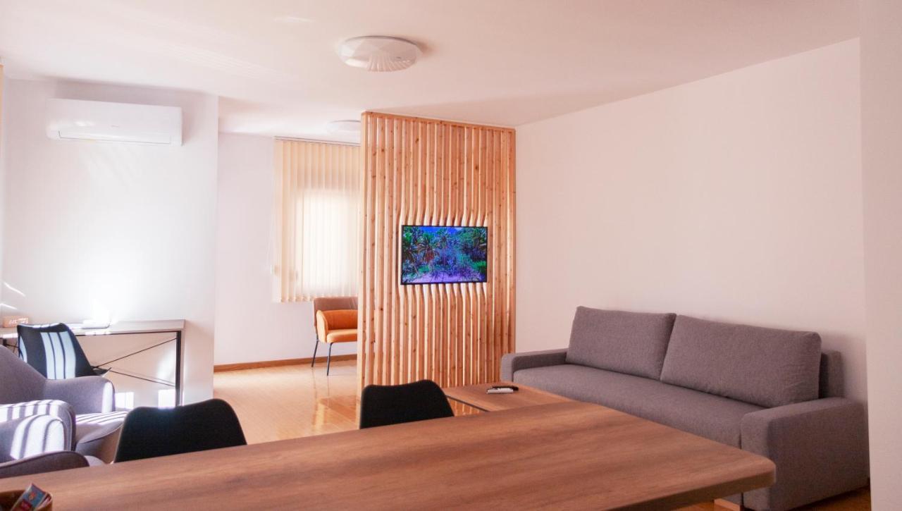 Lux Family Apartment Vidanovic Pirot Luaran gambar