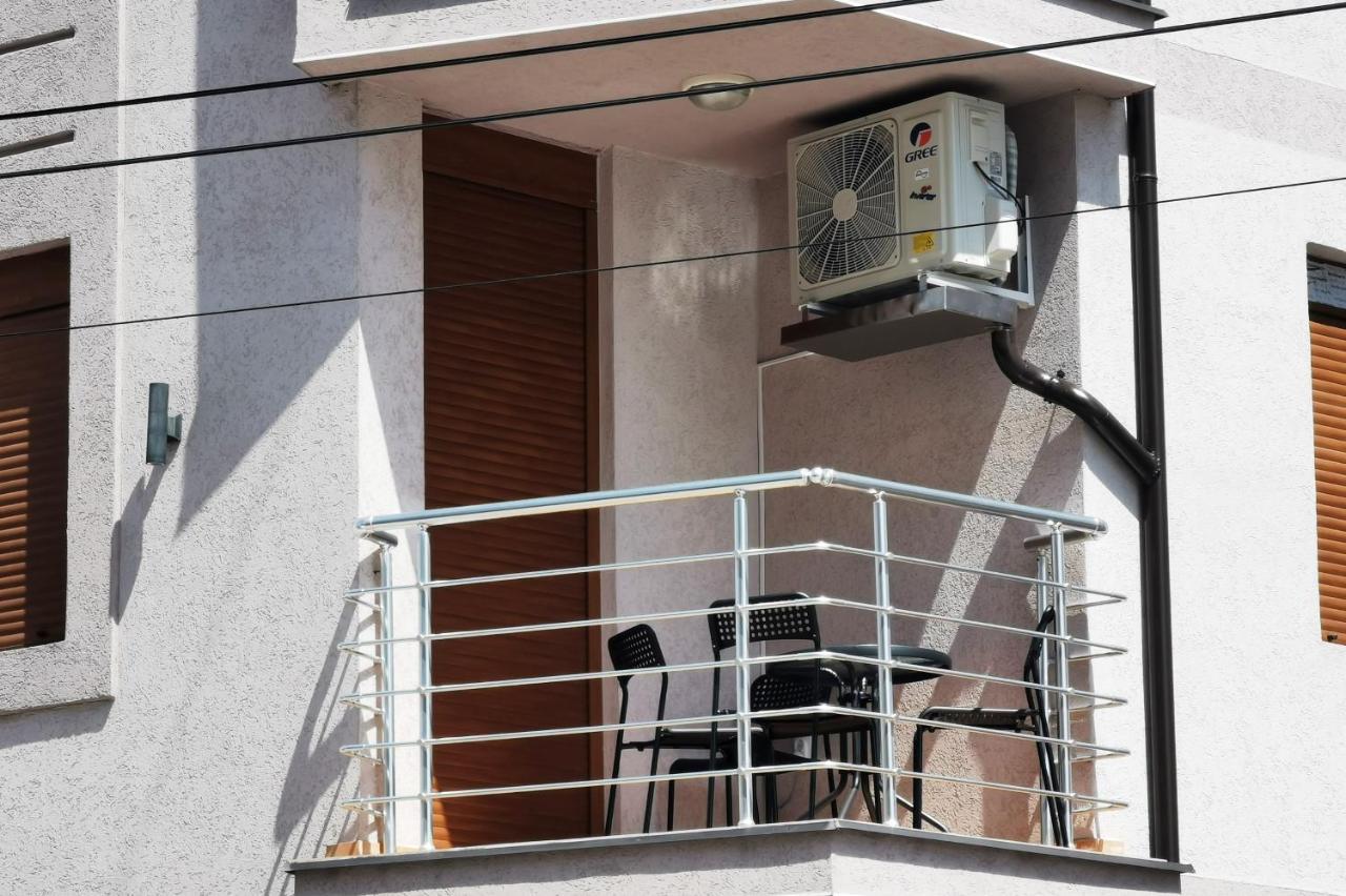 Lux Family Apartment Vidanovic Pirot Luaran gambar
